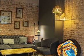 Ayramin Deluxe Hotel