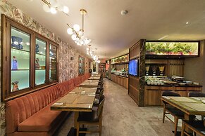 Ayramin Deluxe Hotel