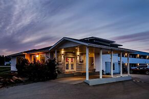 Super 8 by Wyndham Smoky Lake