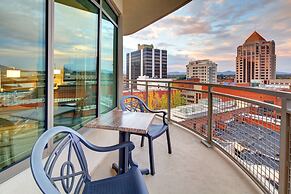 Hampton Inn & Suites Roanoke-Downtown