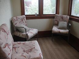 Eastwood Tourist Lodge