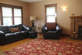 Eastwood Tourist Lodge