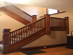 Eastwood Tourist Lodge