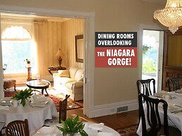 Eastwood Tourist Lodge