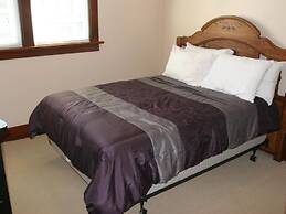 Eastwood Tourist Lodge