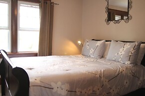 Eastwood Tourist Lodge