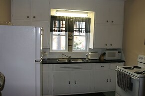 Eastwood Tourist Lodge