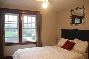 Eastwood Tourist Lodge