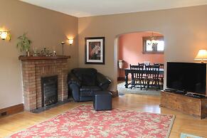 Eastwood Tourist Lodge