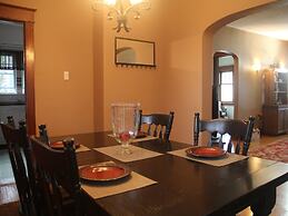 Eastwood Tourist Lodge