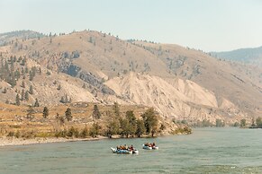 KUMSHEEN Rafting Resort