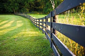 Pillow and Paddock B&B