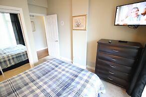 Sunset Waterfront Resort by DKRA