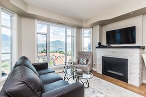 Sunset Waterfront Resort by DKRA