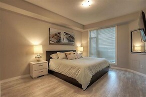 Sunset Waterfront Resort by DKRA