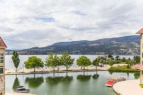 Sunset Waterfront Resort by DKRA