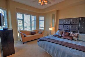 Sunset Waterfront Resort by DKRA