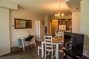 Sunset Waterfront Resort by DKRA