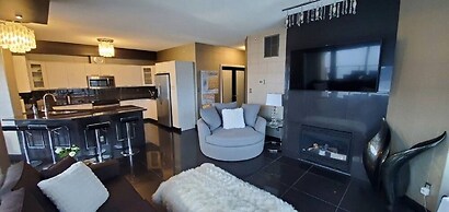 Sunset Waterfront Resort by DKRA