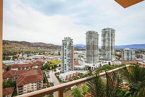 Sunset Waterfront Resort by DKRA