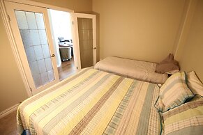 Sunset Waterfront Resort by DKRA