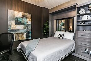 Sunset Waterfront Resort by DKRA