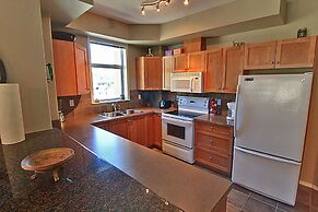 Sunset Waterfront Resort by DKRA