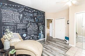 Sunset Waterfront Resort by DKRA