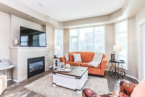 Sunset Waterfront Resort by DKRA