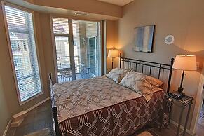 Sunset Waterfront Resort by DKRA