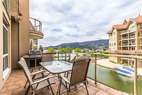 Sunset Waterfront Resort by DKRA