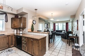 Sunset Waterfront Resort by DKRA