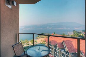 Sunset Waterfront Resort by DKRA