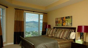 Sunset Waterfront Resort by DKRA