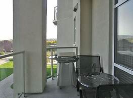 Sunset Waterfront Resort by DKRA