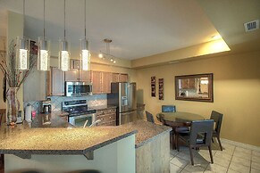 Sunset Waterfront Resort by DKRA