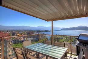 Sunset Waterfront Resort by DKRA