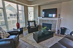 Sunset Waterfront Resort by DKRA