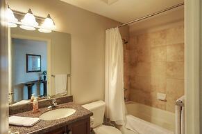 Sunset Waterfront Resort by DKRA