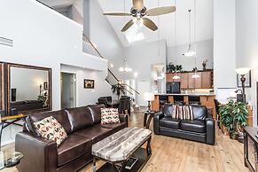 Sunset Waterfront Resort by DKRA