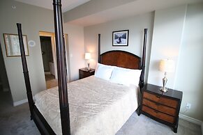 Sunset Waterfront Resort by DKRA