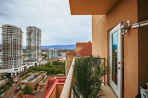 Sunset Waterfront Resort by DKRA