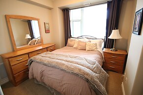 Sunset Waterfront Resort by DKRA