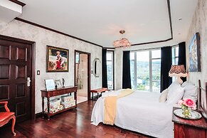 Sunset Waterfront Resort by DKRA