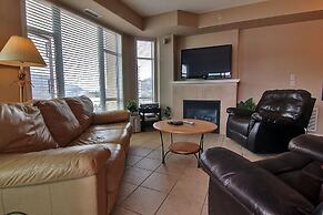 Sunset Waterfront Resort by DKRA