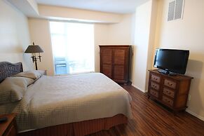 Sunset Waterfront Resort by DKRA