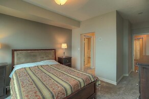 Sunset Waterfront Resort by DKRA