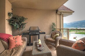 Sunset Waterfront Resort by DKRA