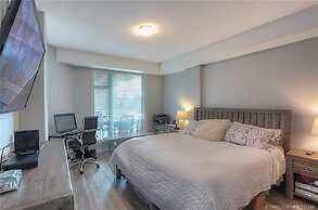 Sunset Waterfront Resort by DKRA