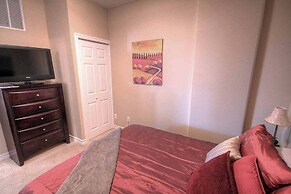 Sunset Waterfront Resort by DKRA